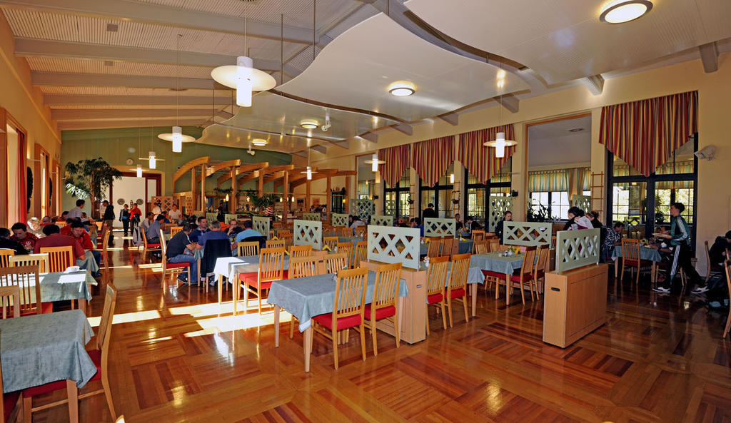 Austrian Sports Resort, Bsfz โอเบอร์ทราวน์ ภายนอก รูปภาพ